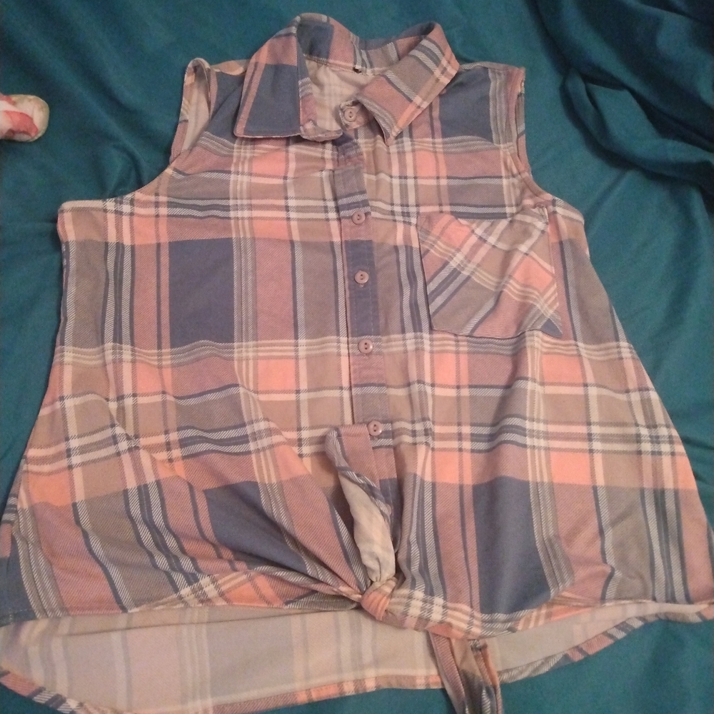 Plaid sleeveless top